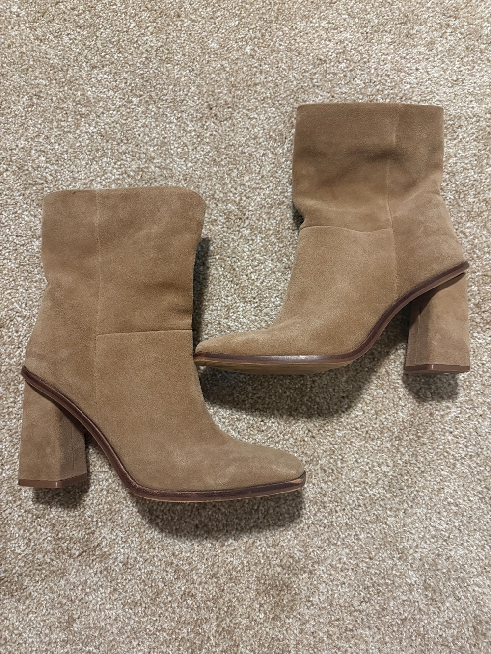 Vince Camuto Dantania Tan Suede Block Heel Ankle Boots size 6.5
